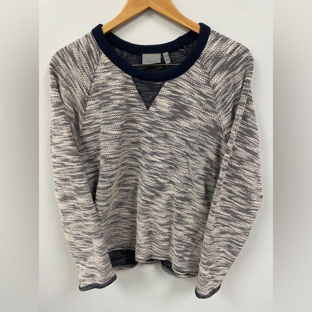 Athleta Navy and Gray Patterned Sweatshirt.  Large. Great condition.
